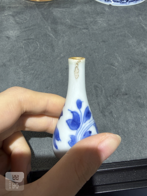 清早期青花花卉纹小瓶一组两件 - 图19